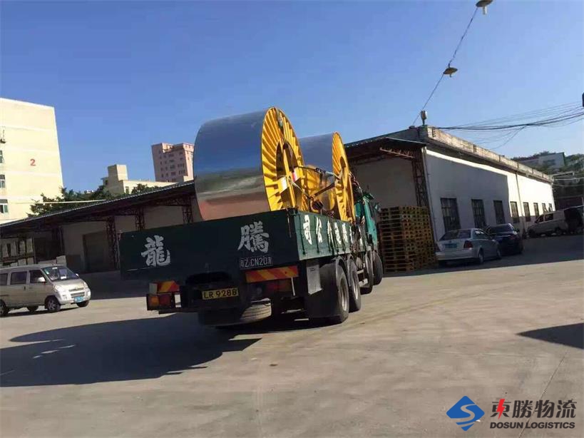 深圳到香港的吊機(jī)車；深圳到香港吊臂車運(yùn)輸；大陸到香港吊機(jī)車運(yùn)輸