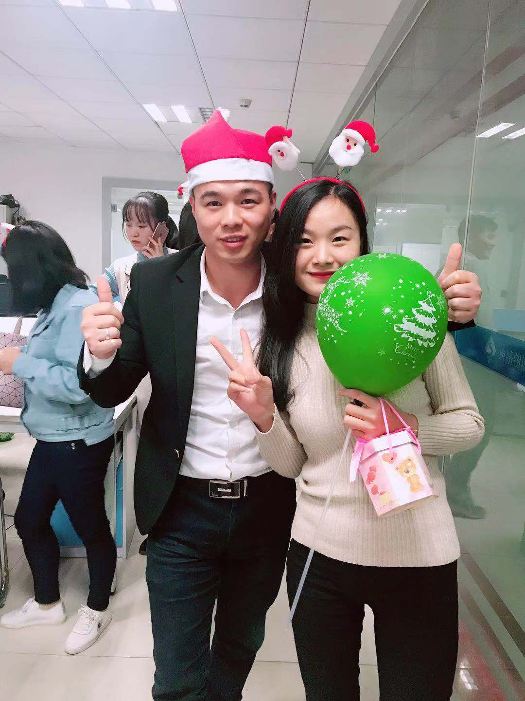 東勝物流--祝您元旦快樂！深圳到香港物流,香港物流專線,深圳香港進(jìn)出口,中港物流,香港深圳貨運(yùn)運(yùn)輸_深圳市東勝物流有限公司