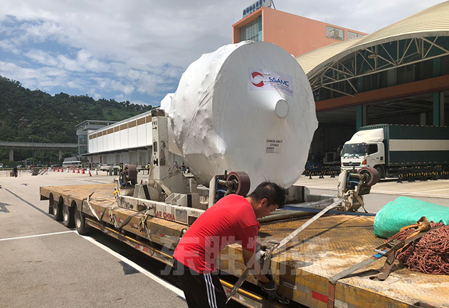 深圳到香港物流公司之貨車(chē)司機(jī)為什么搶手？深圳到香港物流-香港物流專線-中港貨運(yùn)物流運(yùn)輸專線-佛山到香港物流專線-一般貿(mào)易進(jìn)出口報(bào)關(guān)代理-倉(cāng)儲(chǔ)配送-深圳市東勝物流有限公司