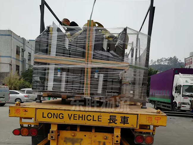 深圳到香港物流的環(huán)節(jié)解析；深圳到香港物流-香港物流專線-中港貨運(yùn)物流運(yùn)輸專線-佛山到香港物流專線-一般貿(mào)易進(jìn)出口報(bào)關(guān)代理-倉儲(chǔ)配送-深圳市東勝物流有限公司